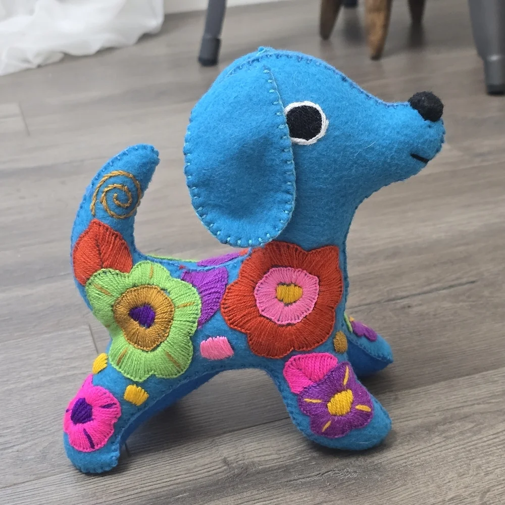 Hamdmade Felt Embroidered Folk Art Dog Colorful Fun Unique Art Deco - Picture 2 of 5
